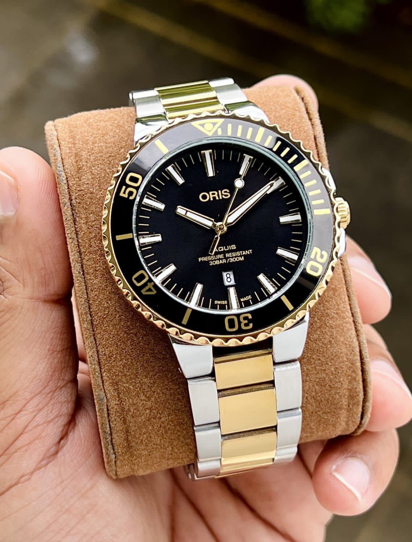 ORIS - Metal Watch with Shining Rotating Bezel