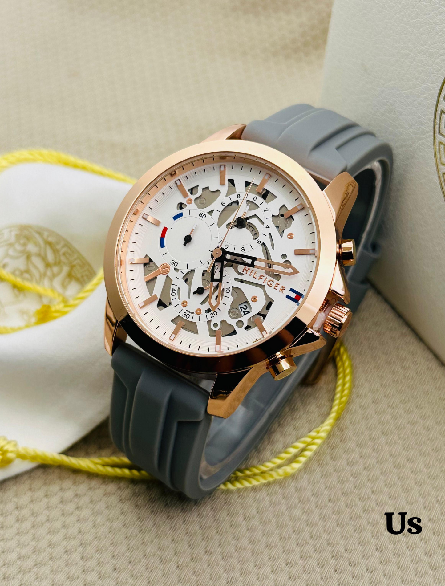 TOMMY HILFIGER - Silicon Symphony, Precision in Style