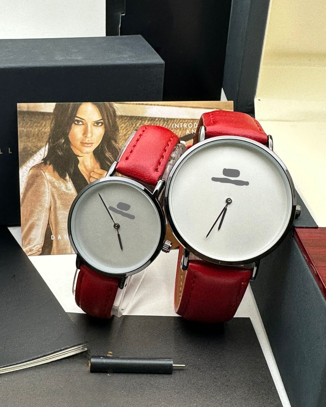 DW DANIEL WELLINGTON - Leather Watches for Her and Him (Couple)