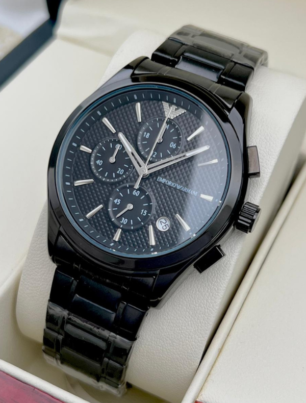 EMPORIO ARMANI - Metallic Majesty: Timepiece Elegance