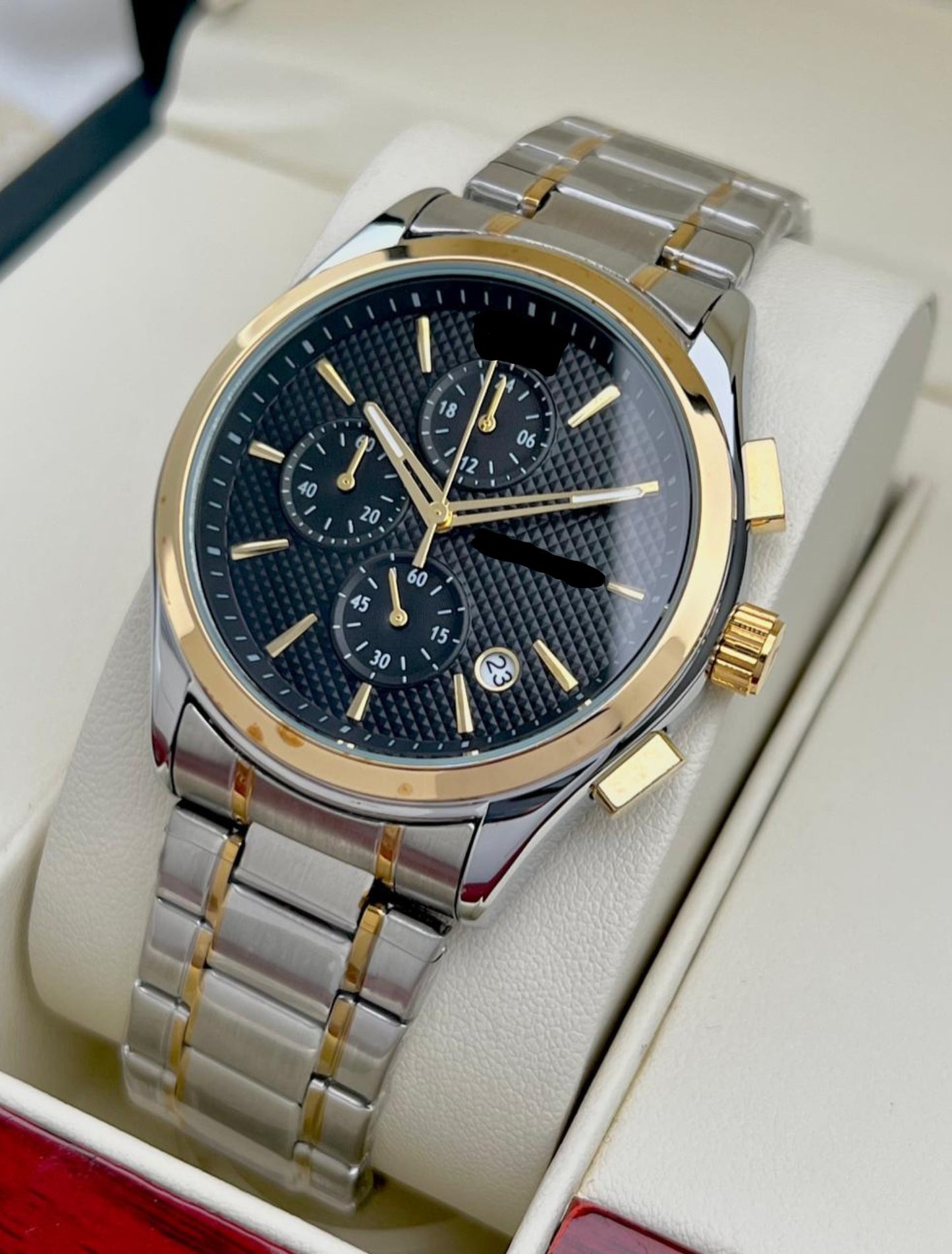 EMPORIO ARMANI - Metallic Majesty: Timepiece Elegance