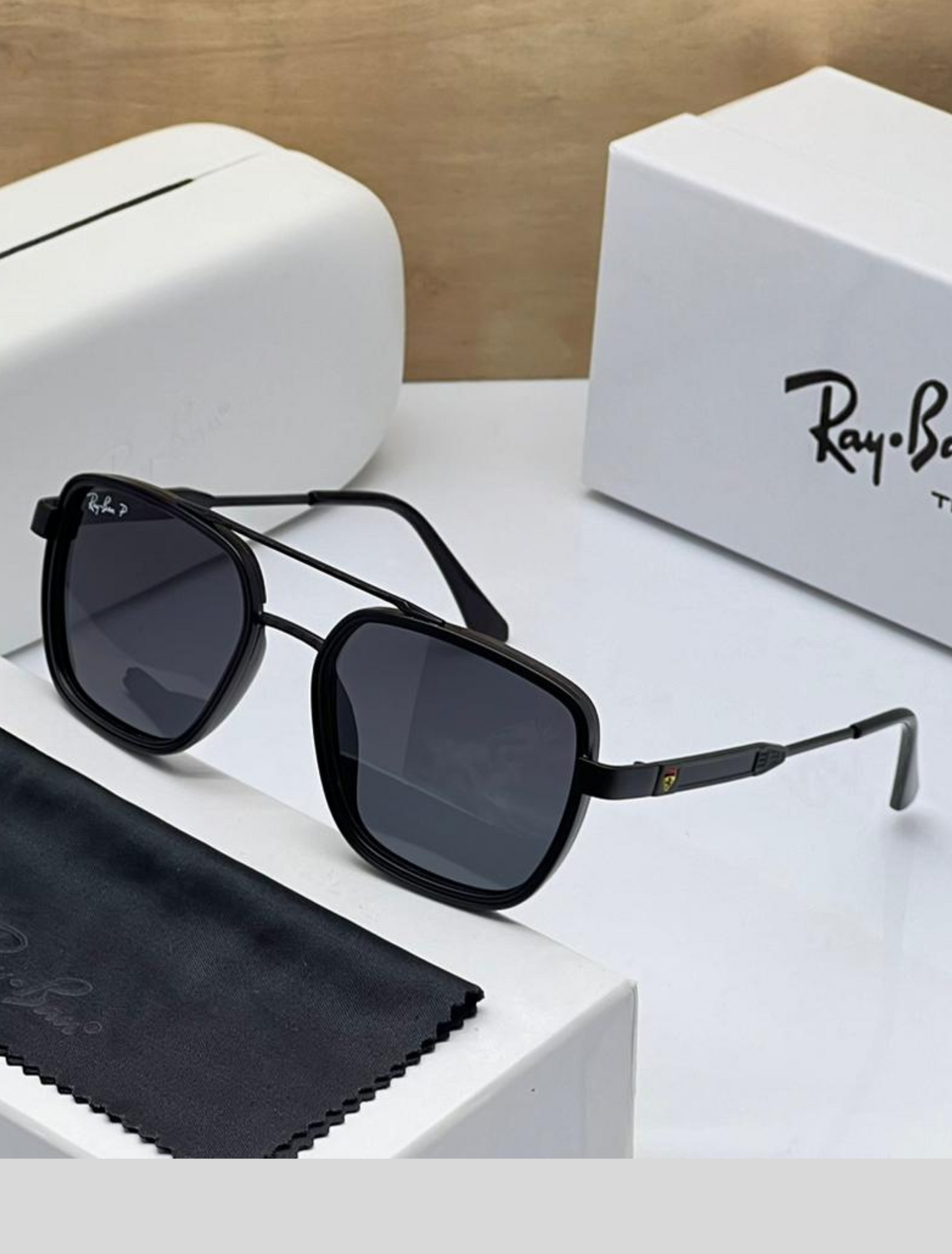 RAY BAN