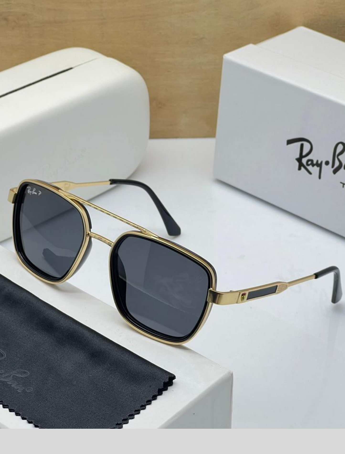 RAY BAN