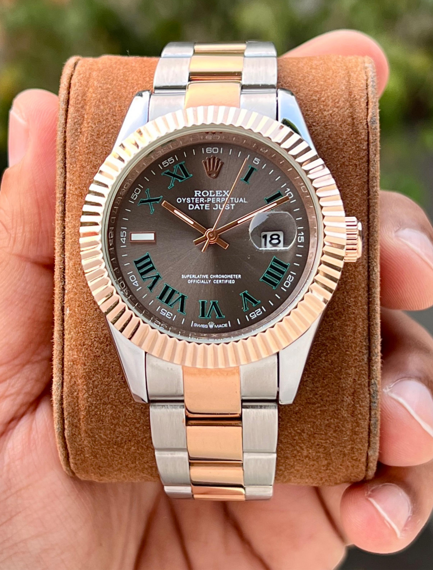 ROLEX OYSTER PERPETUAL DATE JUST -  An Automatic Mechanism Metal Watch