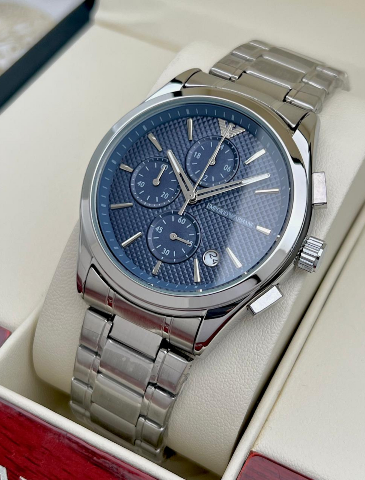 EMPORIO ARMANI - Metallic Majesty: Timepiece Elegance