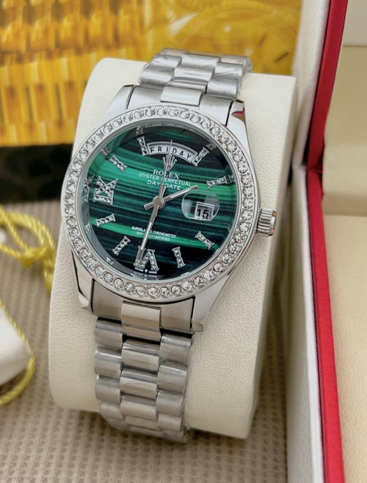 ROLEX OYSTER PERPETUAL DATE - Metal Watch with Green Dial