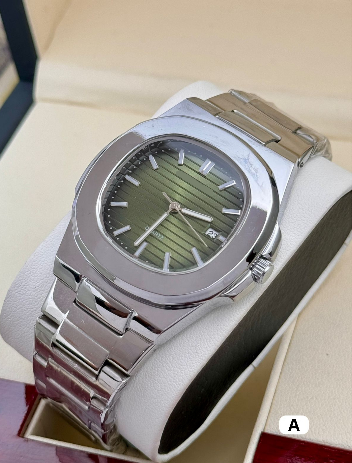 PATEK PHILIPPE - Quartz Movement