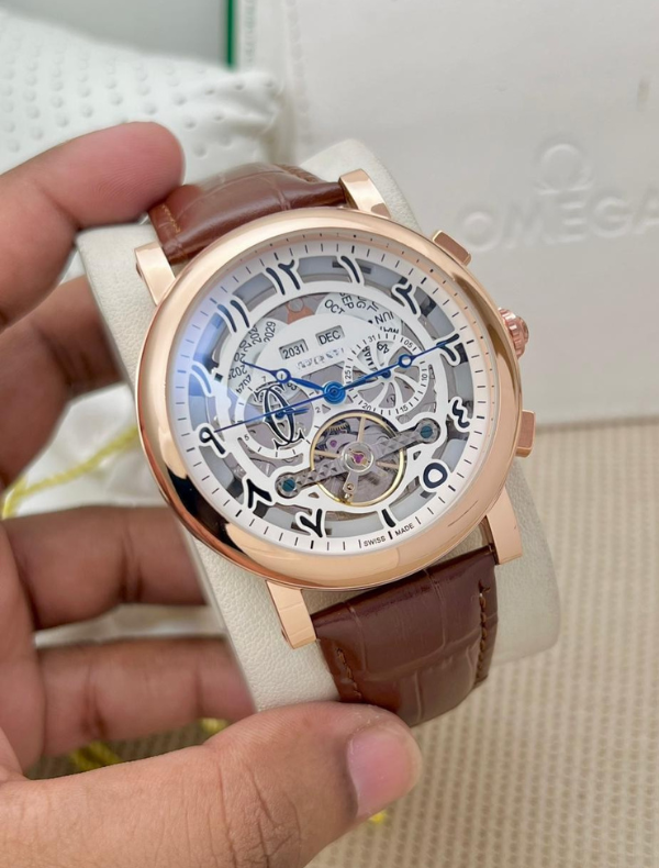 CARTIAR - Japanese Automatic Machinery with Brown Leather Belt