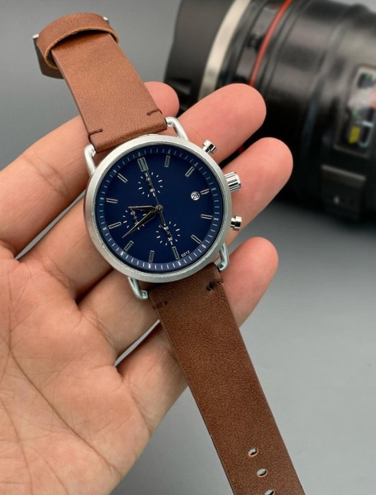 FOSSEL - Crafted Comfort, Brown Leather