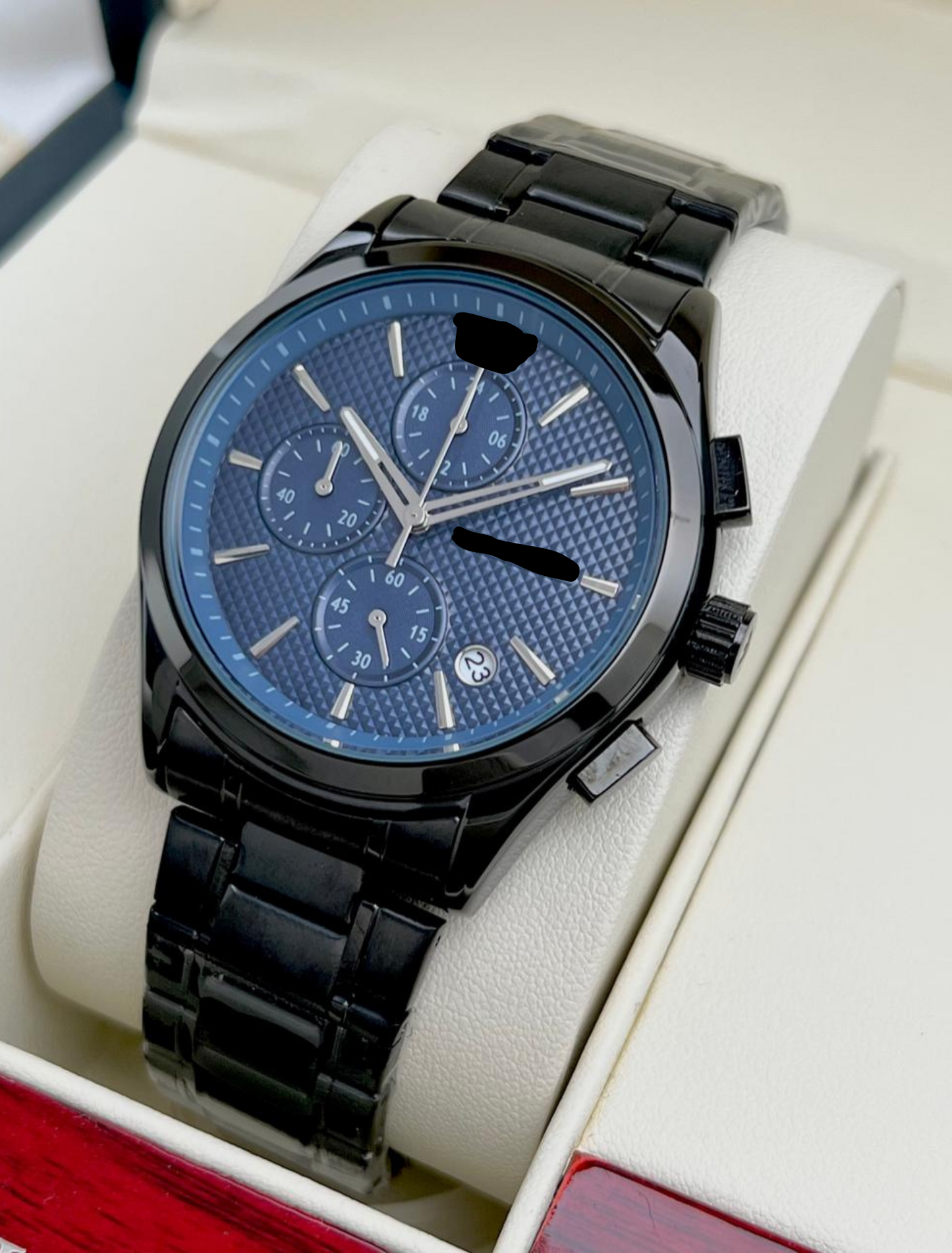 EMPORIO ARMANI - Metallic Majesty: Timepiece Elegance